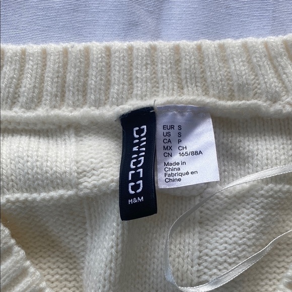 H&M Cream V-Neck Sweater Vest - Picture 2 of 4